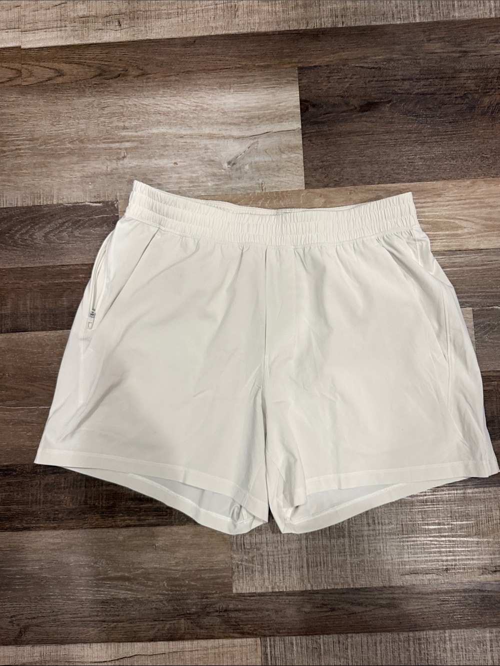 lululemon athletica White 5in Men’s Pacebreaker Shorts